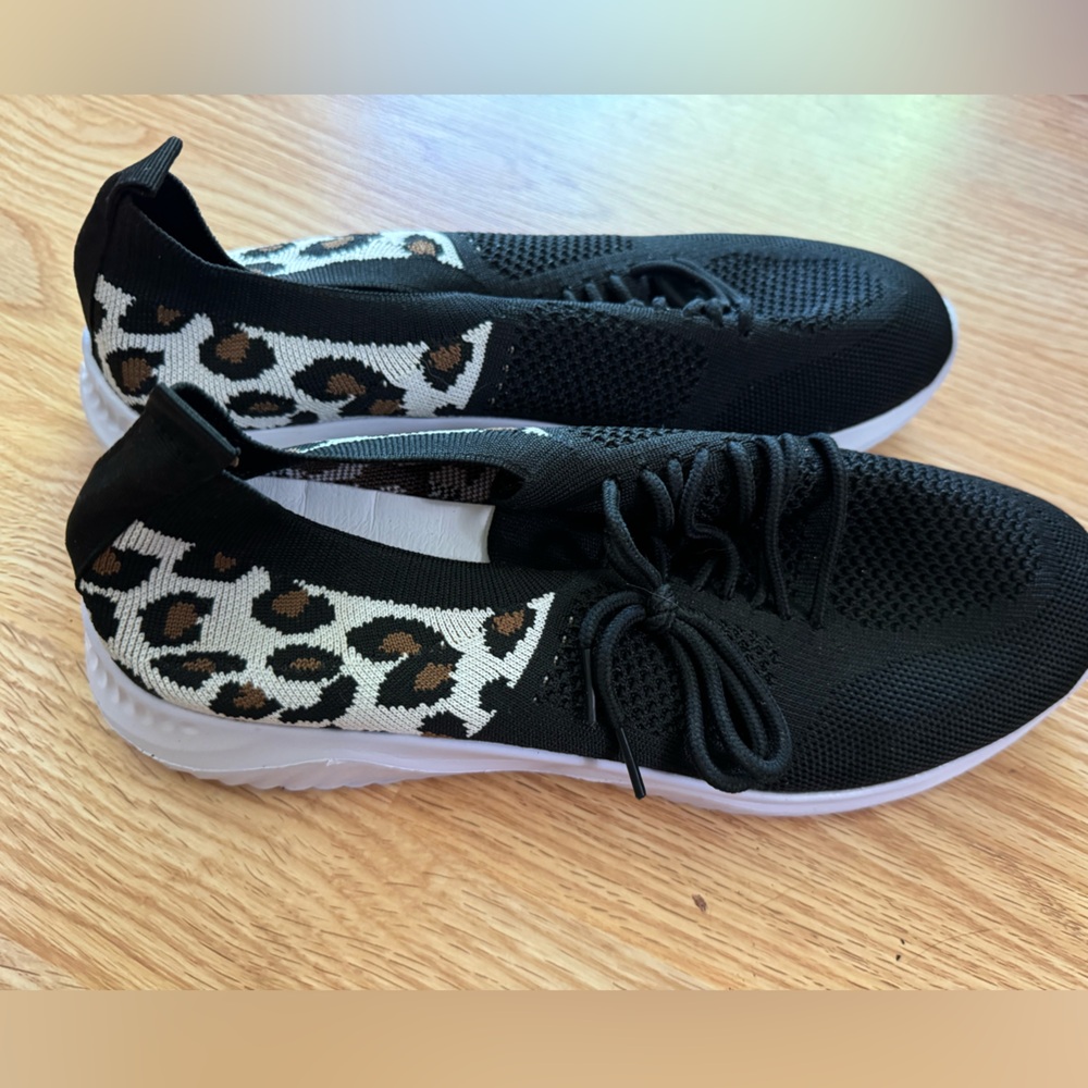 Women’s cheetah and black NWOT tennis shoes